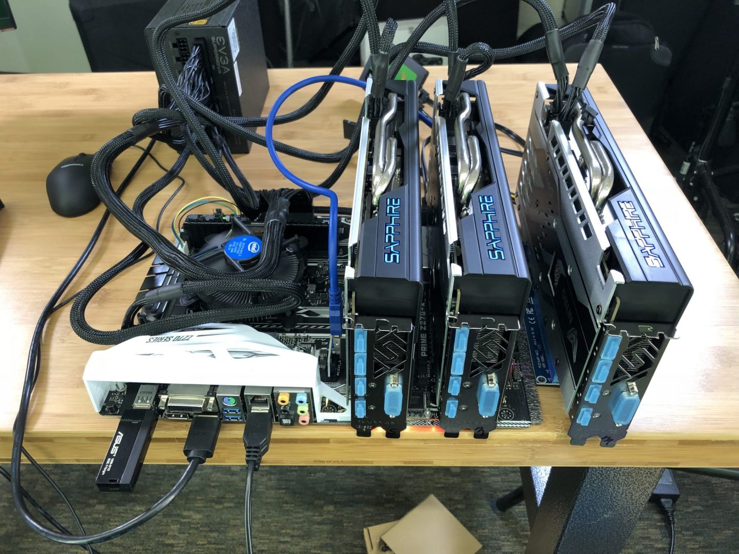 3 CARD SAPPHIRE NITRO+ RX 580 BUILD IS LIVE & MINING ETHEREUM